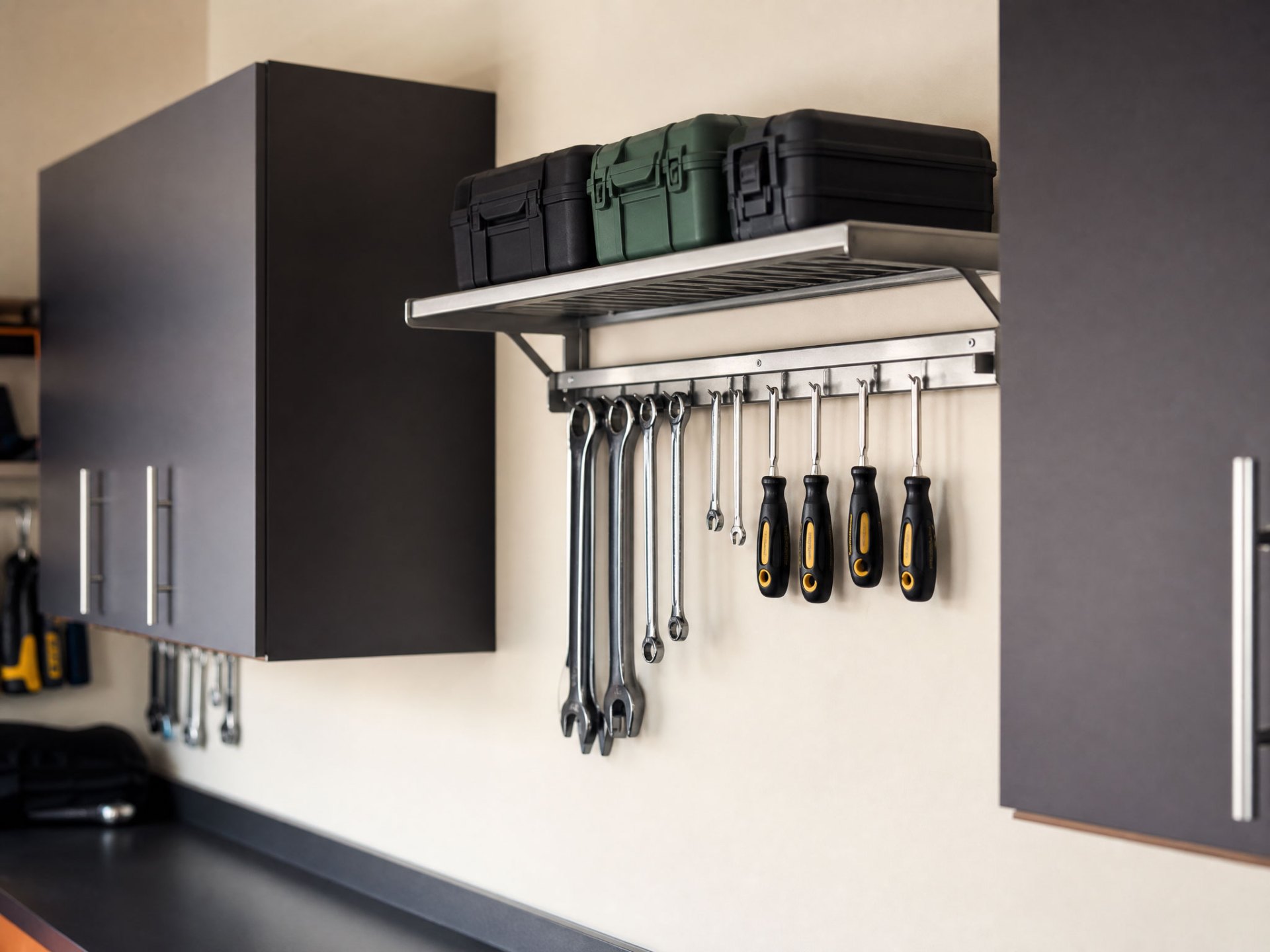 Optimale werkruimte en orde: het ultieme maatwerksysteem voor de garage. — beeld 3